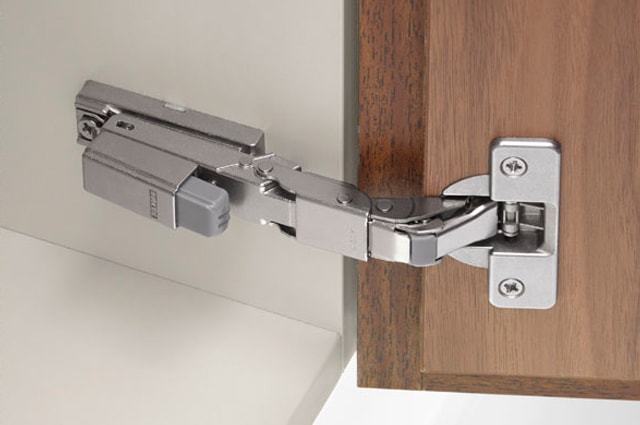 Фурнитура для фасадов. Что выбрать в текущий момент. Лучшие и худшие варианты